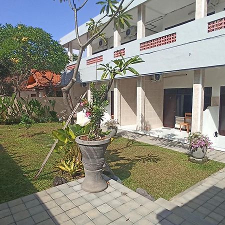 Pondok Nuri Homestay 2 Санур Экстерьер фото