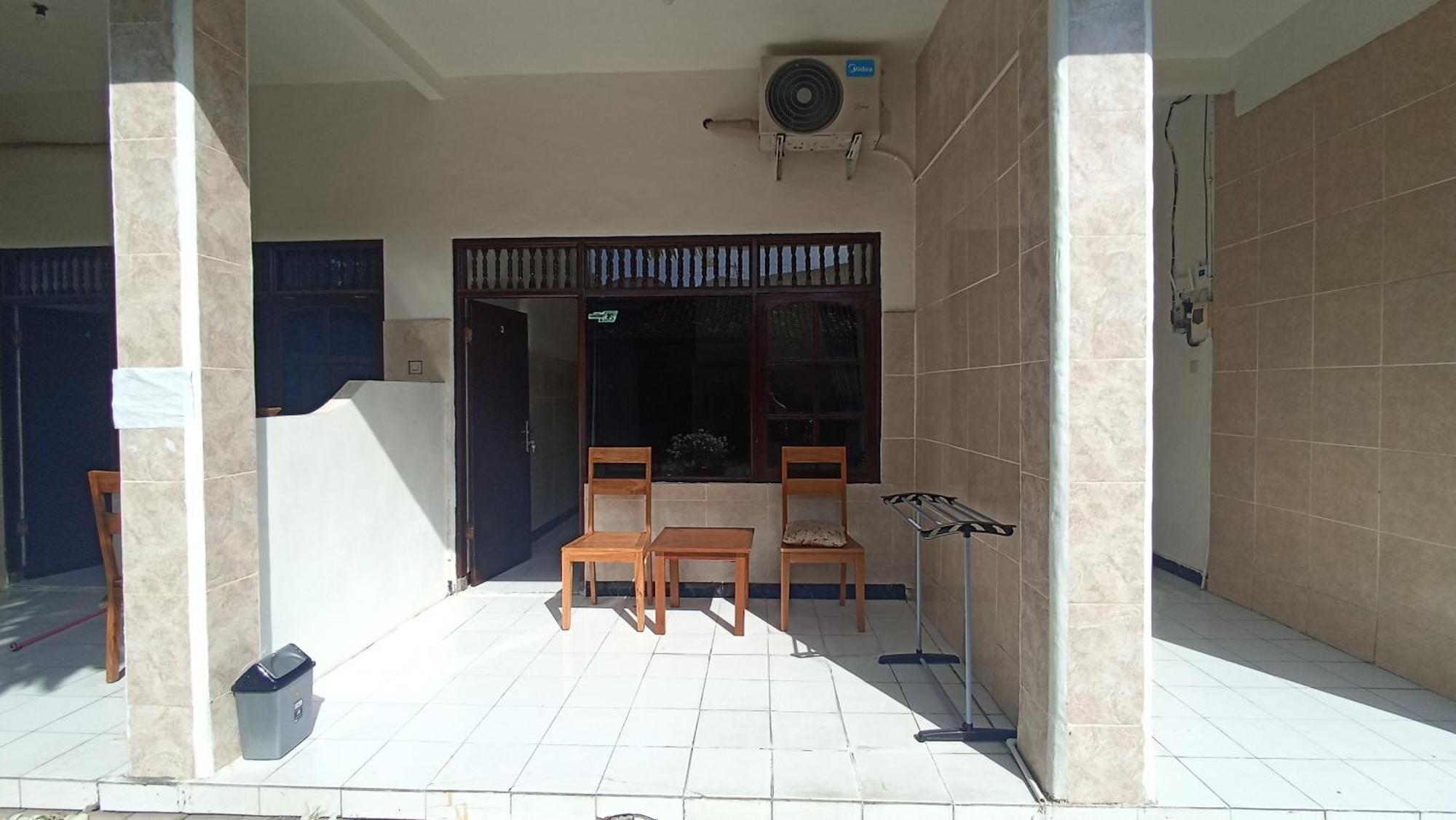 Pondok Nuri Homestay 2 Санур Экстерьер фото